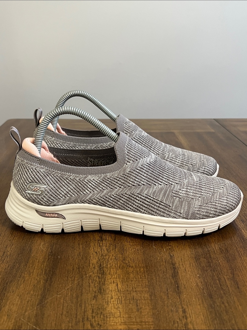 Skechers Air Cooled Arch Fit Slip-On Gray Knit Sneakers Womens Size 8.5